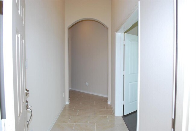 Foto del edificio - 4519 Crosley Field Dr