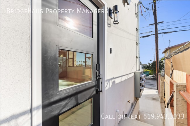 Building Photo - 3248 Clairemont Dr