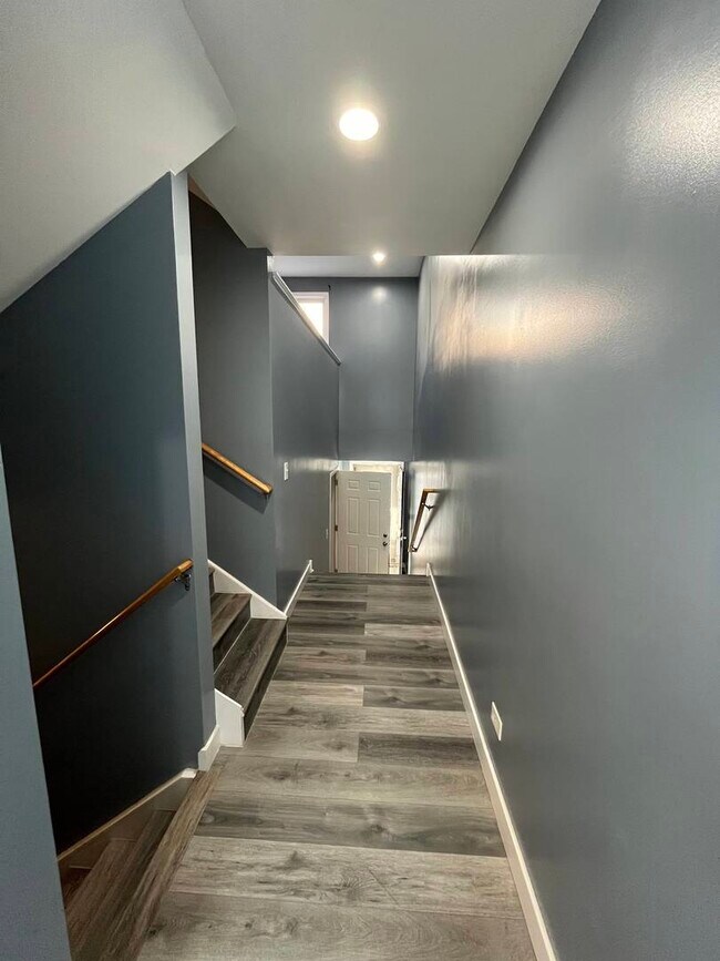 Building Photo - 3533 W 38th St