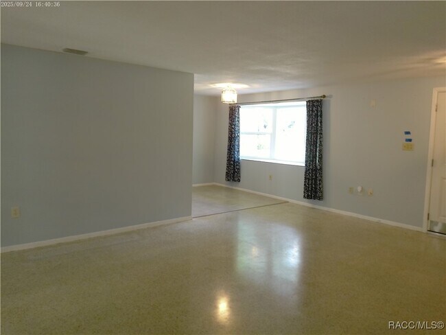 Foto del edificio - 1080 N Hollywood Cir