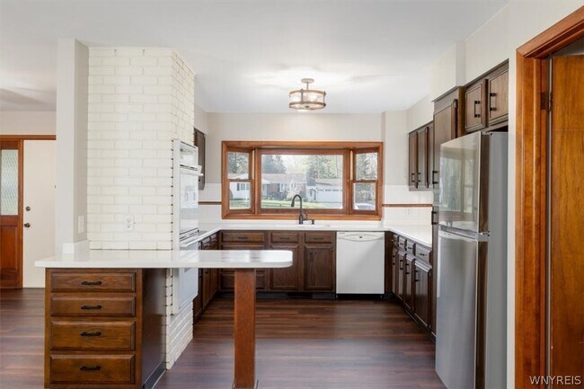 Foto del edificio - 60 Heiler Dr