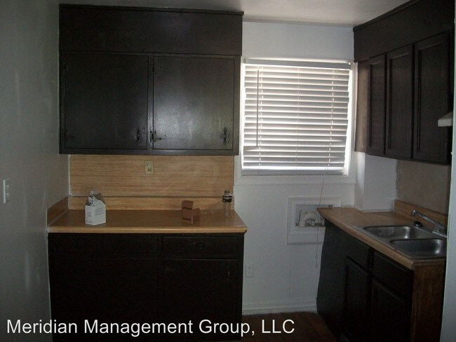 Foto del edificio - 2 br, 1 bath Apartment - 4855 College Street