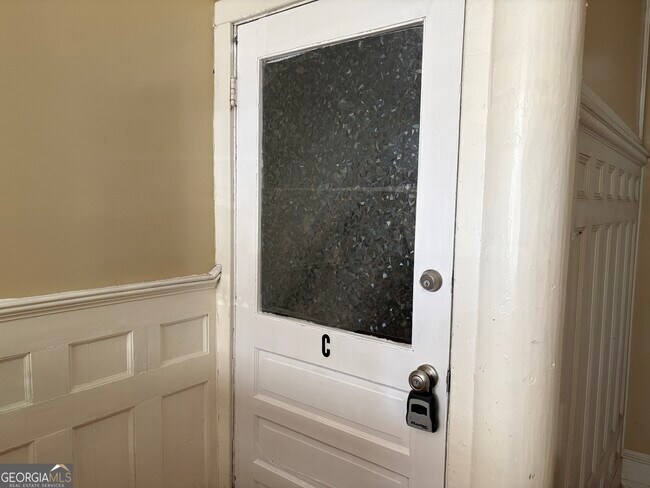 Foto del edificio - 836 E Henry St