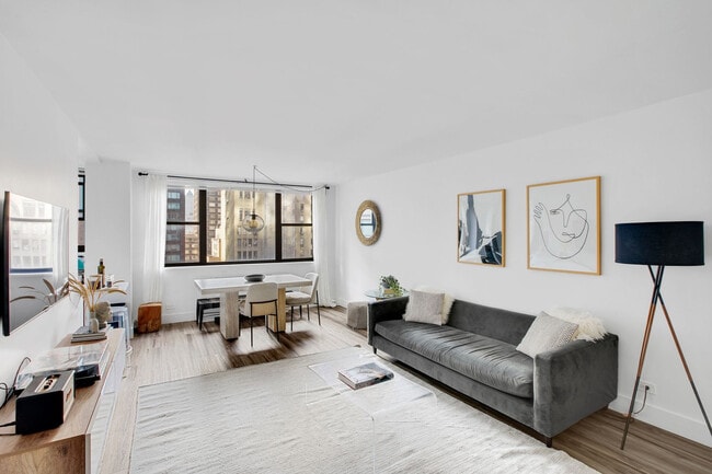 Building Photo - 330 W 58th St