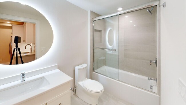 Foto del edificio - Theatre District 4 Bed - No Broker Fee