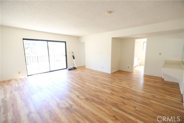 Foto del edificio - 2125 Rocky View Rd