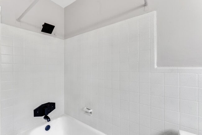 Building Photo - 131 Forest Ave