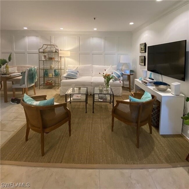 Building Photo - 800 S Golf Dr