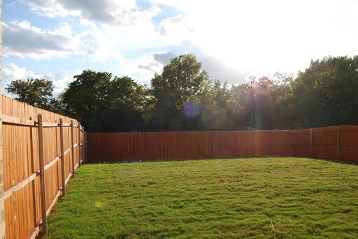 Building Photo - Beautiful Townhome in Grand Heritage West, Lavon!