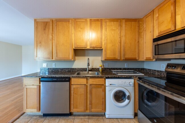 Building Photo - 5630 Pershing Ave