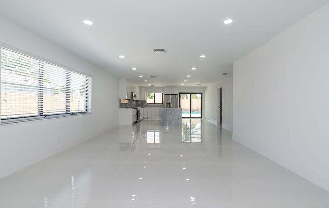 Building Photo - 524 NW 53rd St