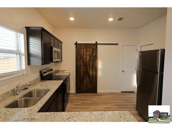 Building Photo - 107 Levi Ct