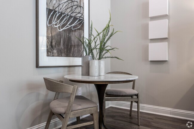 Foto del edificio - Live in Luxury: 2-Bed, 2-Bath Steps from Downtown!