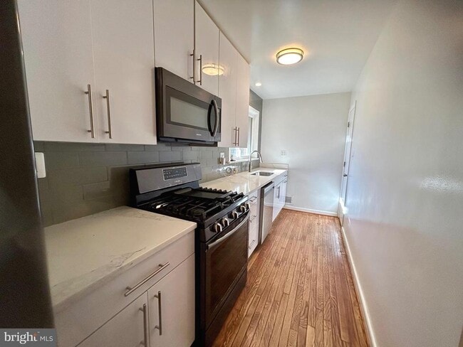 Foto del edificio - 4111 Saul Rd