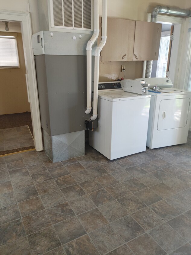Foto principal - 654 Portage St
