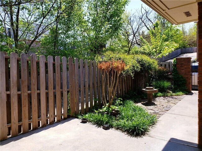 Foto del edificio - 80 E Sycamore St