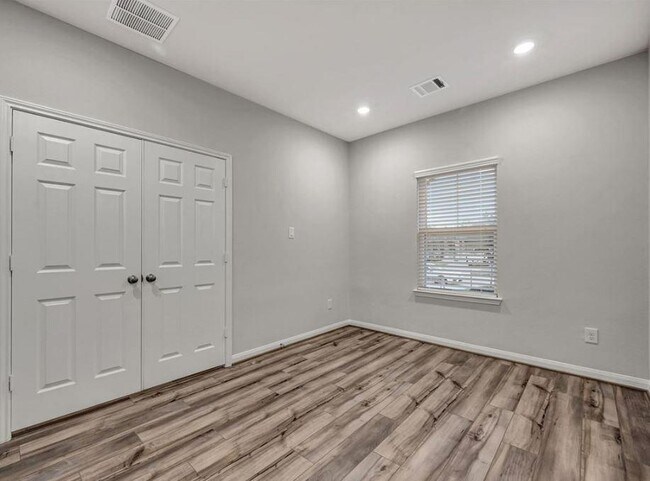 Building Photo - 216 Cresta Cv Ct