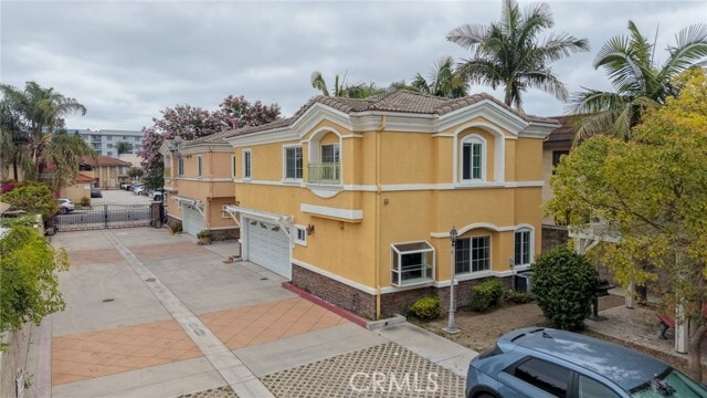 Building Photo - 5803 Fullerton Ave