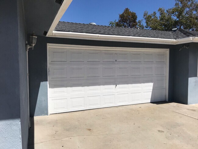 Garage - 2 car - 1818 259th Pl