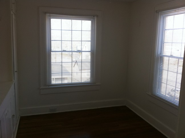 Building Photo - 119 Griffin Dr