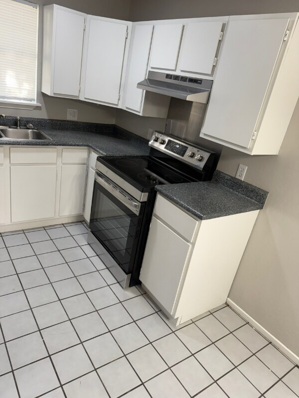 Primary Photo - 927 W Formosa Blvd