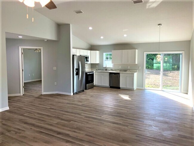 Foto del edificio - 2022-Built 3/2/2 on Corner Lot in Ocala – ...