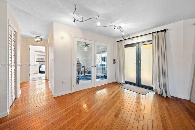 Building Photo - 410 Sailboat Cir