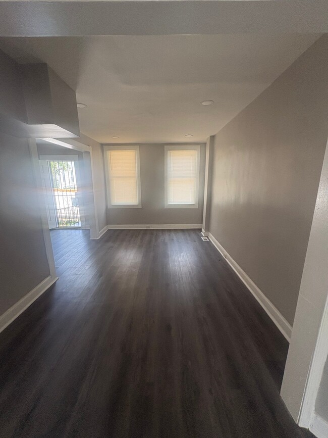 Foto del edificio - 701 E 30th St
