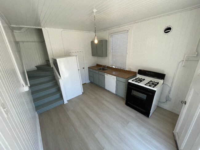 Building Photo - 1717 Jay St