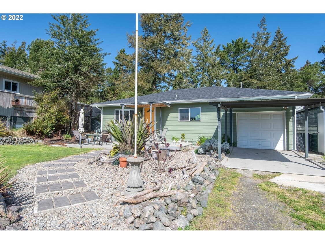 1610 Maxwell St, Coos Bay, OR 97420 House Rental in Coos Bay, OR