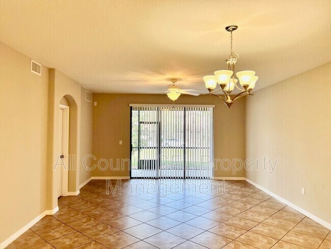 Foto del edificio - 8923 Azalea Sands Ln