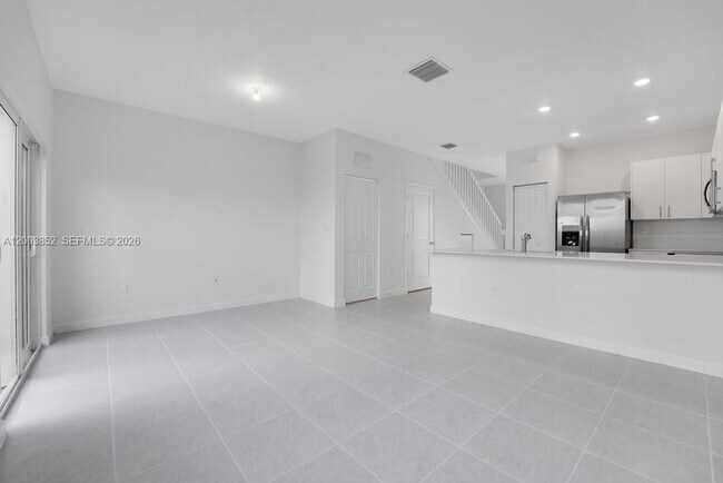 Foto del edificio - 2619 SE 28th Dr