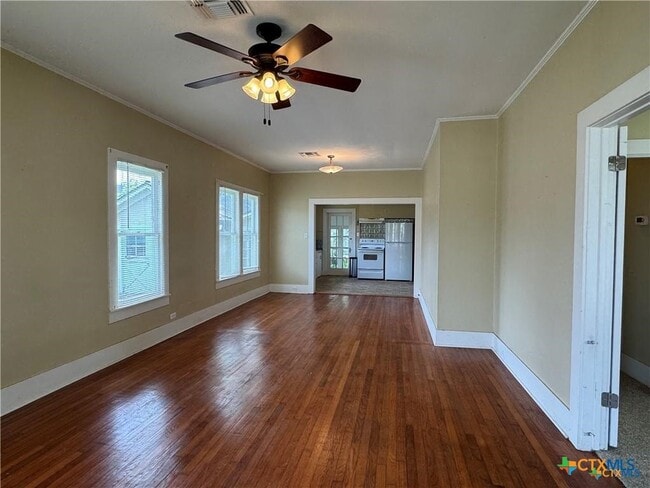 Building Photo - 507 N Gonzales St