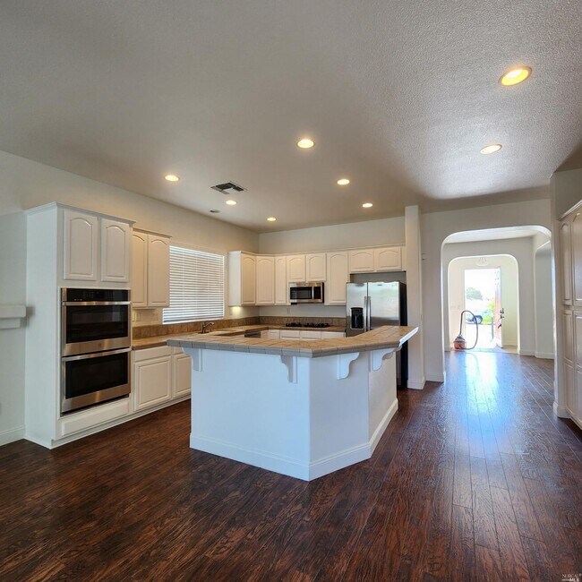 Foto del edificio - 912 Shelter Cove Ct