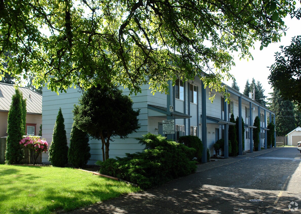 Primary Photo - 672 W 4th Ave