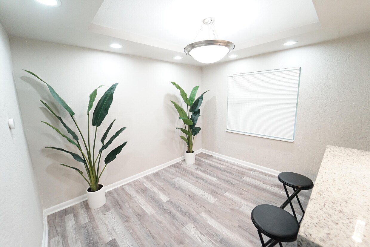 Foto principal - 912 Bentley St
