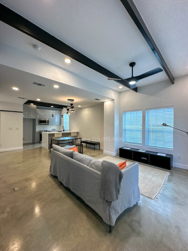 Foto del edificio - 218 S Olive St