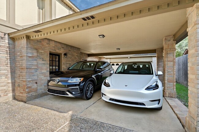 Building Photo - 1218 Emerald Green Ln