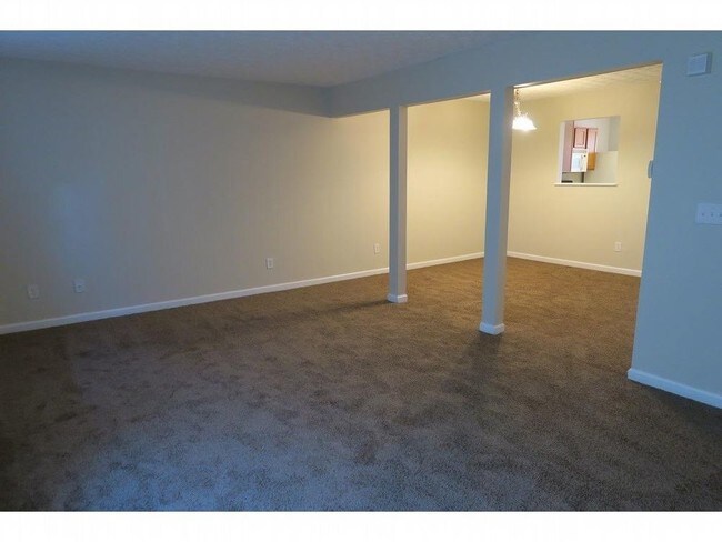 Building Photo - Ready to Move In Townhome in Waldrop Station