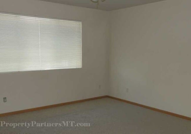 Building Photo - *** Very Nice Apartment - 3Bed 2Bath ***