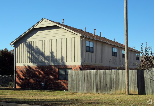 Building Photo - Fulton Park Towne Homes