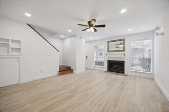 Building Photo - 5807 Beverly Hill St