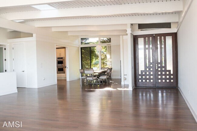 Building Photo - 5 br, 4.5 bath House - 23 Robinhood Drive