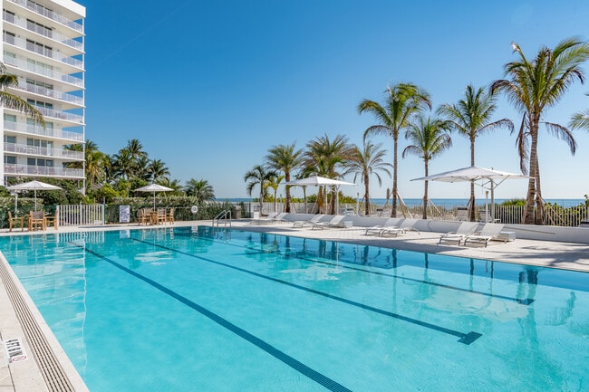 Building Photo - 615 Ocean Dr