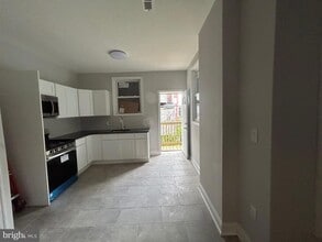 Building Photo - 250 N Salford St