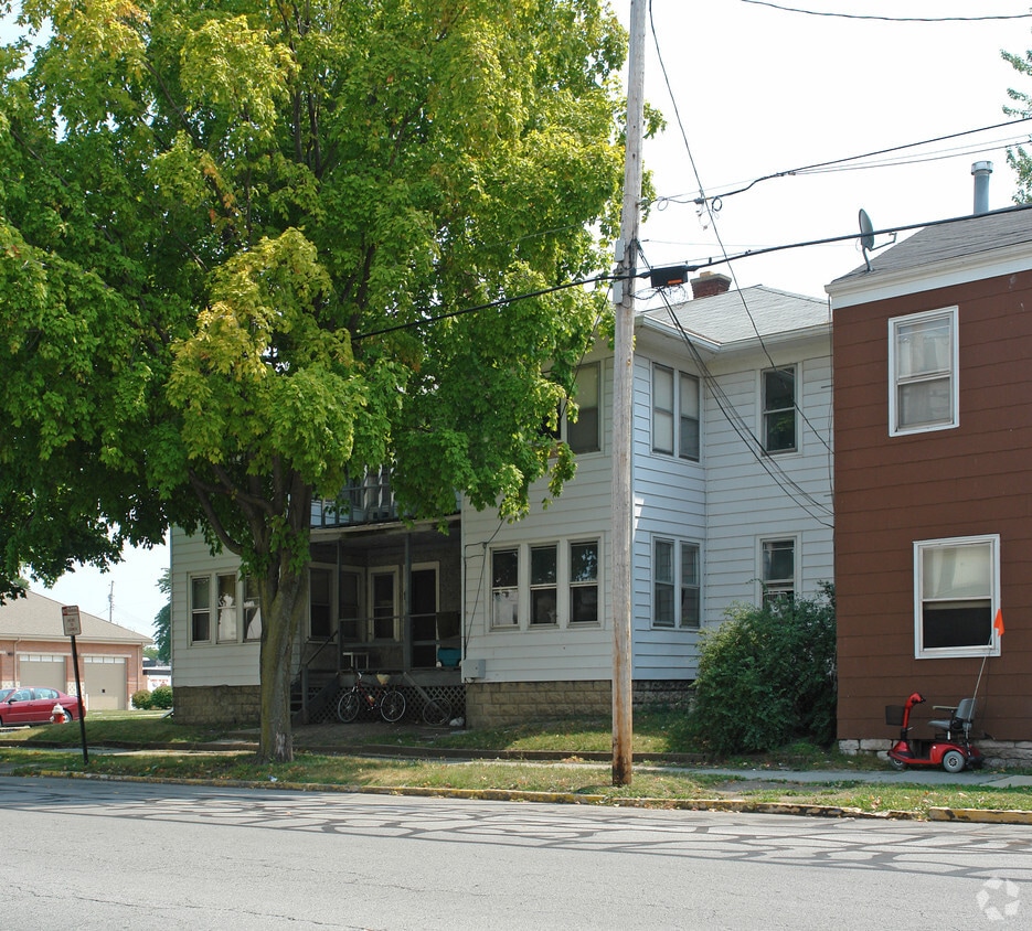 Building Photo - 201 Fulton St