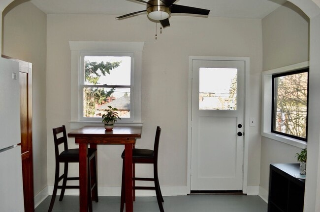 Building Photo - Beautiful Home near Dekum Triangle in Nort...