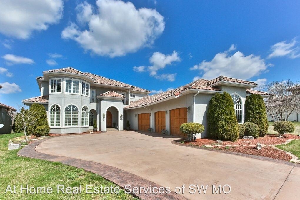 Primary Photo - 4 br, 3.5 bath House - 3765 E Knollwood Dr
