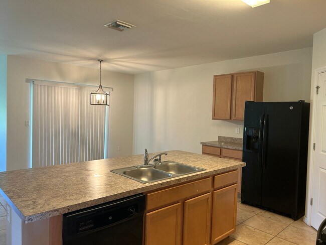 Building Photo - 1123 SW 40th Terrace