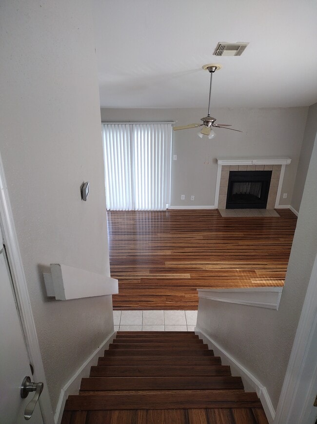 Building Photo - 3506 Cove View Blvd